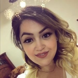 Meet your Posher, Alicia